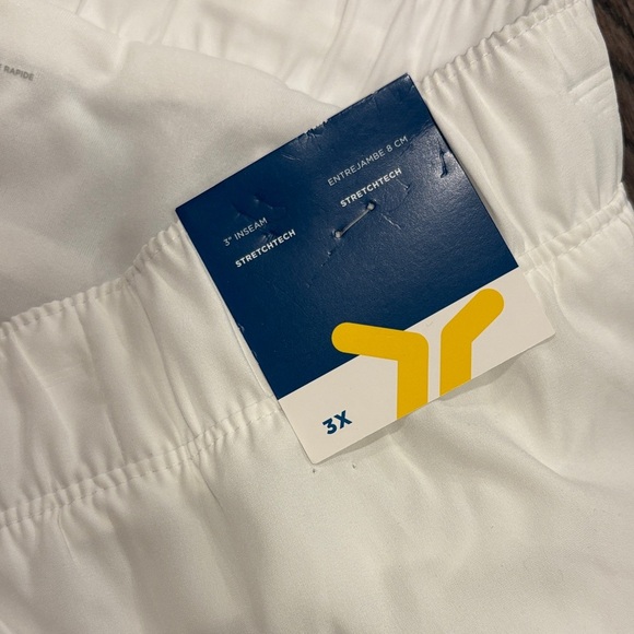 NWT 3X Old Navy Active White Shorts - Picture 3 of 6